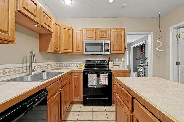 802 N Gilman Ave, Wichita, KS 67203