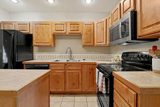 802 N Gilman Ave, Wichita, KS 67203