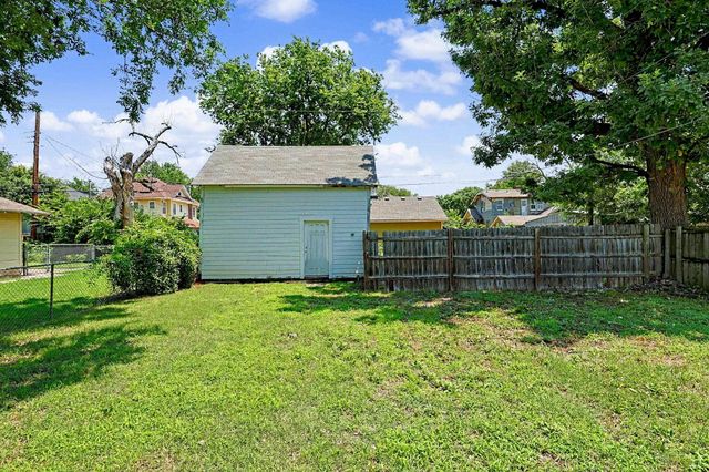 802 N Gilman Ave, Wichita, KS 67203
