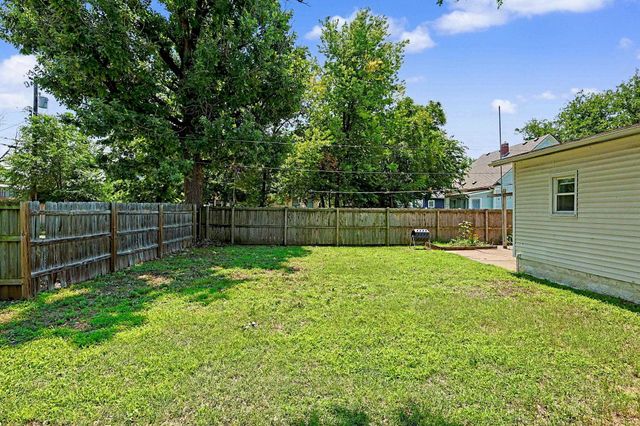 802 N Gilman Ave, Wichita, KS 67203