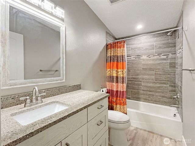 223 Horseshoe Bend Estates, Kelso, WA 98626