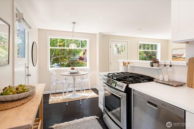 526 N 84th Street, Seattle, WA 98103