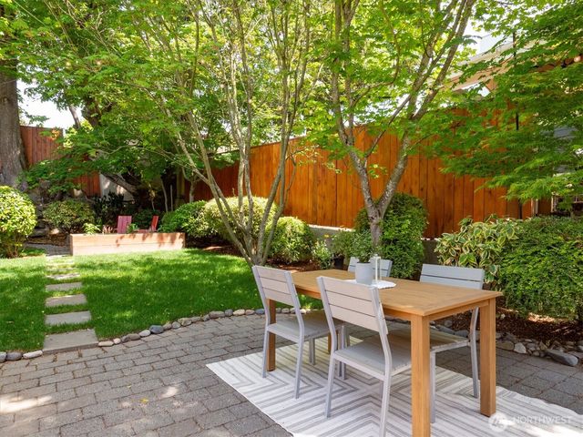 526 N 84th Street, Seattle, WA 98103