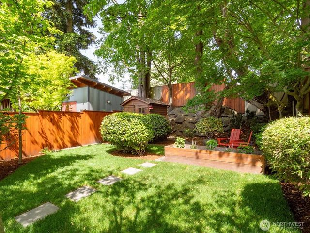 526 N 84th Street, Seattle, WA 98103