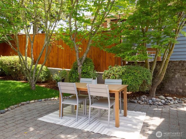 526 N 84th Street, Seattle, WA 98103