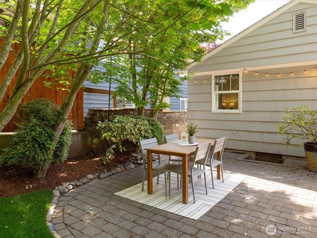 526 N 84th Street, Seattle, WA 98103