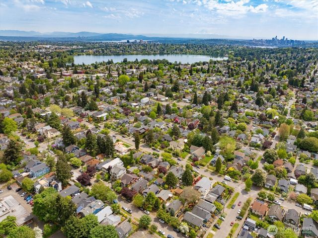 526 N 84th Street, Seattle, WA 98103