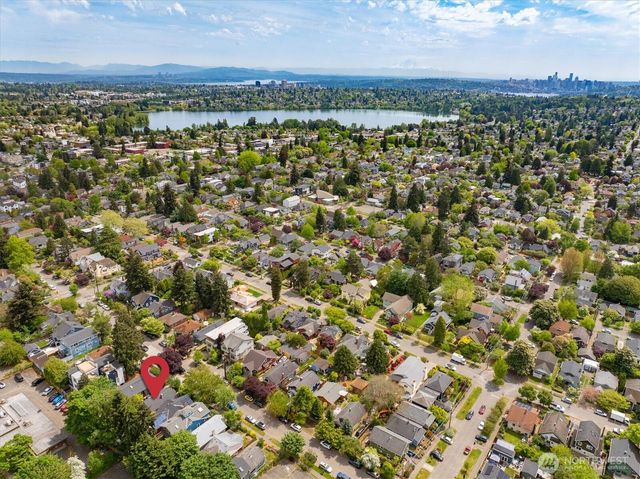 526 N 84th Street, Seattle, WA 98103