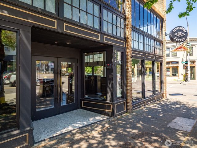 526 N 84th Street, Seattle, WA 98103