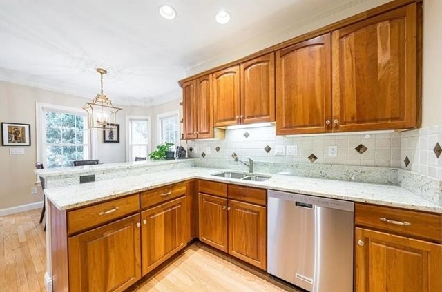 68 Charles Ct 68, Southborough, MA 01772