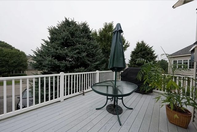 68 Charles Ct 68, Southborough, MA 01772