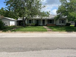 708 Sutton, Pleasanton, TX 78064