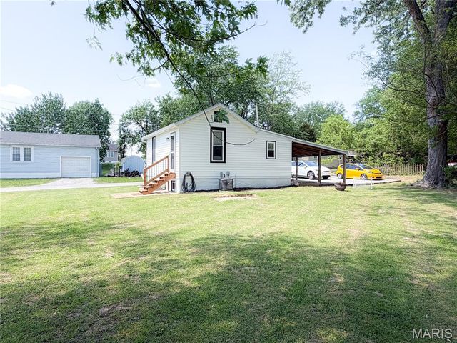 1121 2nd Avenue, Belleville, IL 62220