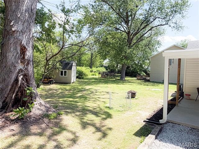 1121 2nd Avenue, Belleville, IL 62220