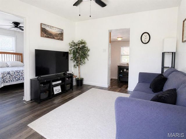 1121 2nd Avenue, Belleville, IL 62220