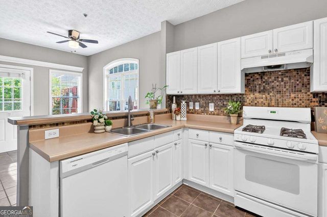 128 Creekwood Drive, Woodstock, GA 30188