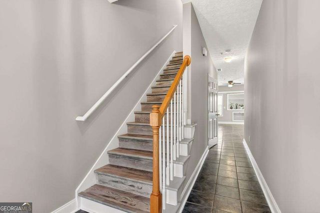 128 Creekwood Drive, Woodstock, GA 30188