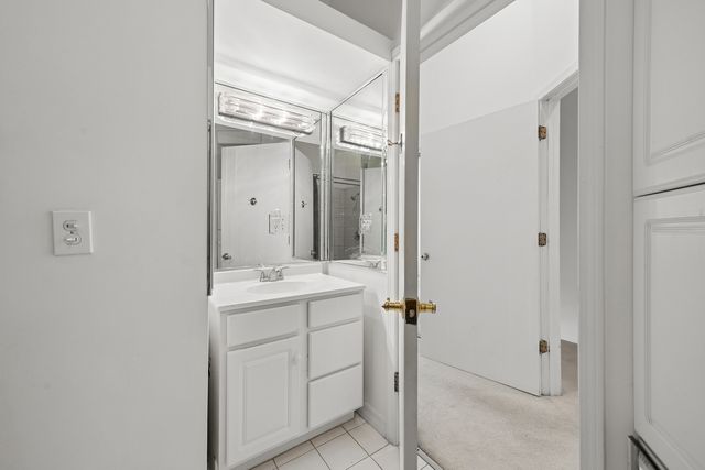 734 S Oakley Boulevard, Chicago, IL 60612