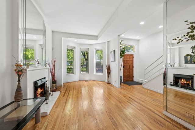 734 S Oakley Boulevard, Chicago, IL 60612