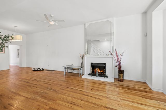 734 S Oakley Boulevard, Chicago, IL 60612