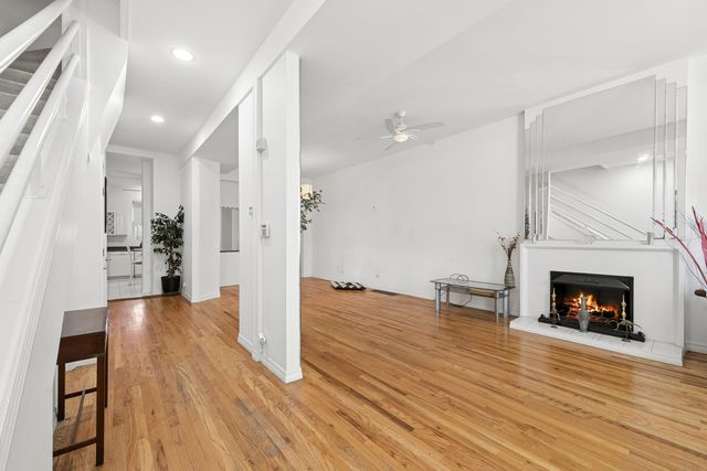 734 S Oakley Boulevard, Chicago, IL 60612