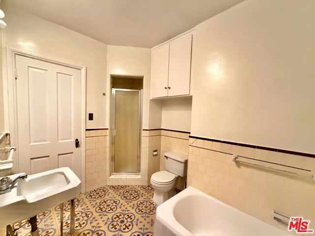 8472 Fountain Avenue, West Hollywood, CA 90069