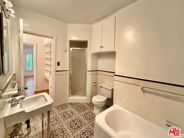 8472 Fountain Avenue, West Hollywood, CA 90069
