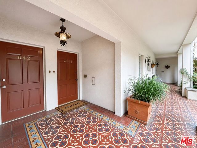 8472 Fountain Avenue, West Hollywood, CA 90069