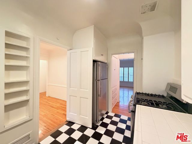 8472 Fountain Avenue, West Hollywood, CA 90069