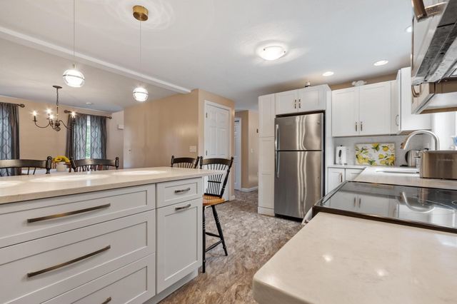 64 Jordans Way, Leominster, MA 01453