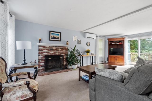 64 Jordans Way, Leominster, MA 01453