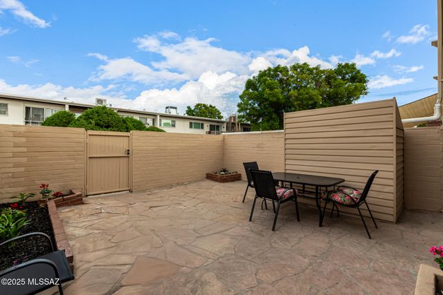 1776 S Palo Verde Ave Apt L4, Tucson, AZ 85713