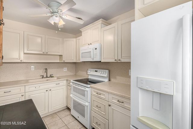 1776 S Palo Verde Ave Apt L4, Tucson, AZ 85713