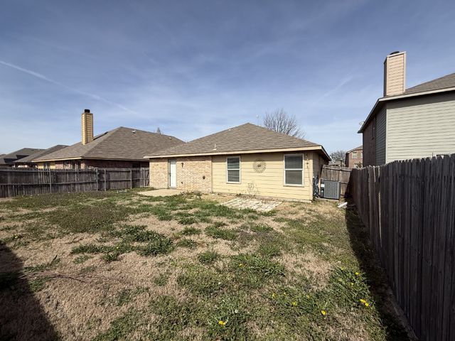 476 Eisenhower Lane, Lavon, TX 75166