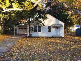 1330 N Ledlie Avenue, Springfield, IL 62701