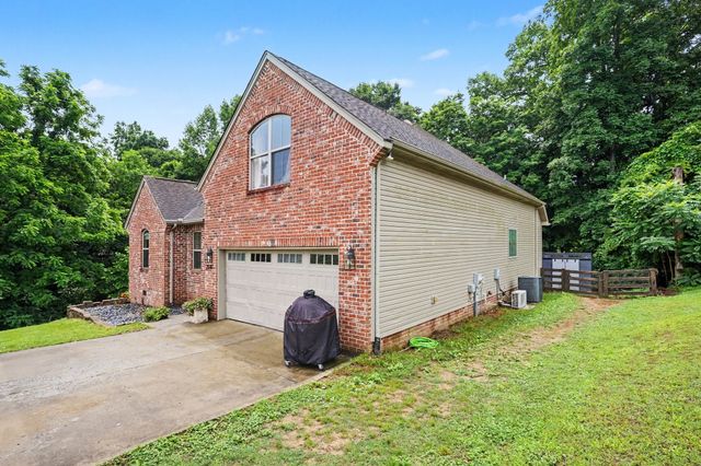 2016 Copper Kettle Cir, Pleasant View, TN 37146