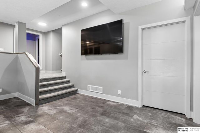3229 S 186 Street, Omaha, NE 68130