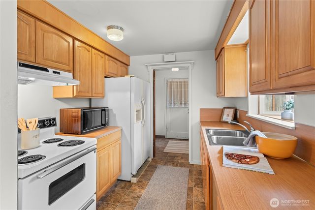 8710 33rd Street W, Tacoma, WA 98466