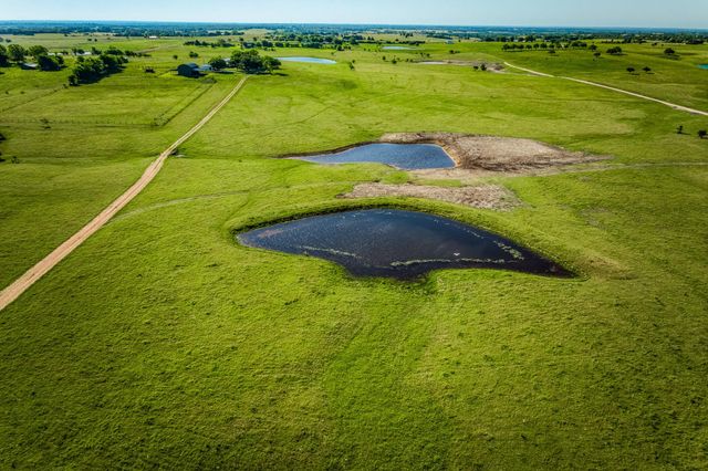 5005 Fuchs Rd, Burton, TX 77835