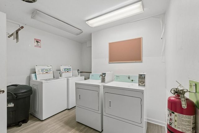 727 S Maple Avenue 102, Oak Park, IL 60304