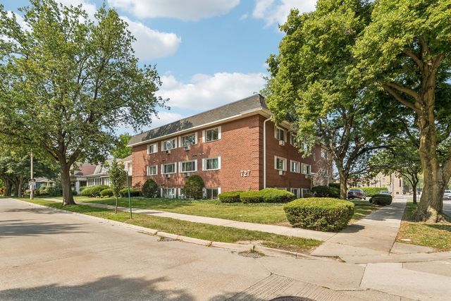 727 S Maple Avenue 102, Oak Park, IL 60304
