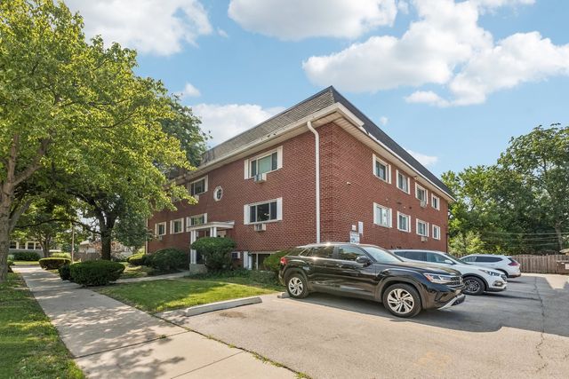 727 S Maple Avenue 102, Oak Park, IL 60304