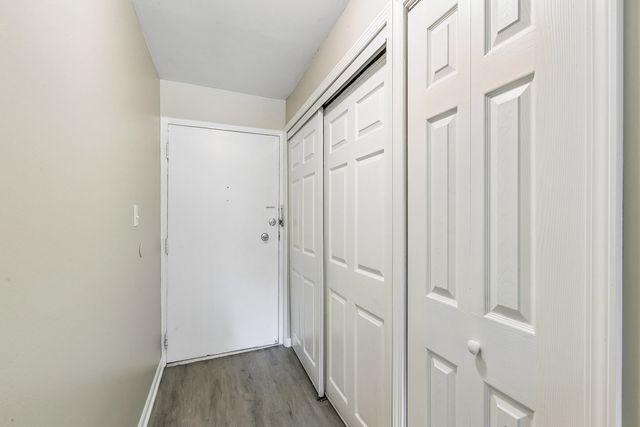 727 S Maple Avenue 102, Oak Park, IL 60304