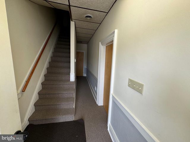 203 W JOHN ST, APT 4, Martinsburg, WV 25401