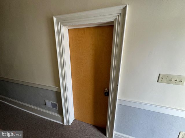 203 W JOHN ST, APT 4, Martinsburg, WV 25401