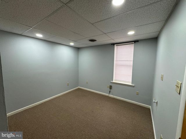 203 W JOHN ST, APT 4, Martinsburg, WV 25401