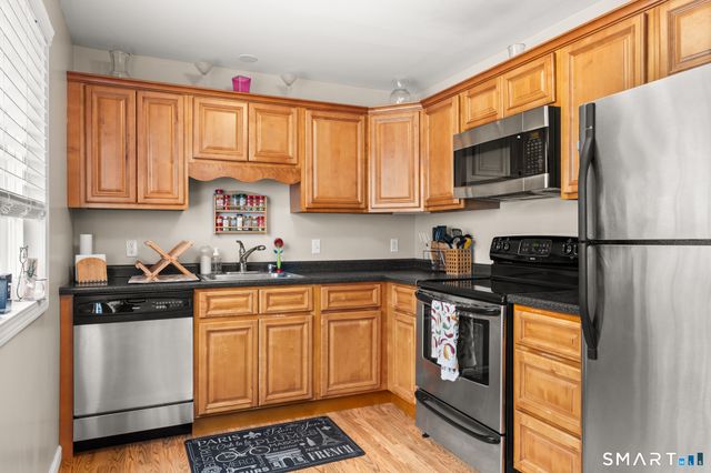 94 Cynthia Lane APT A6, Middletown, CT 06457