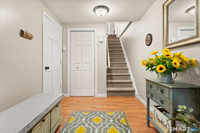 94 Cynthia Lane APT A6, Middletown, CT 06457