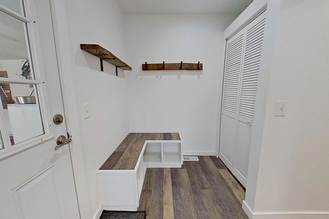 1410 E Bennett Avenue, Pleasant, MI 48858