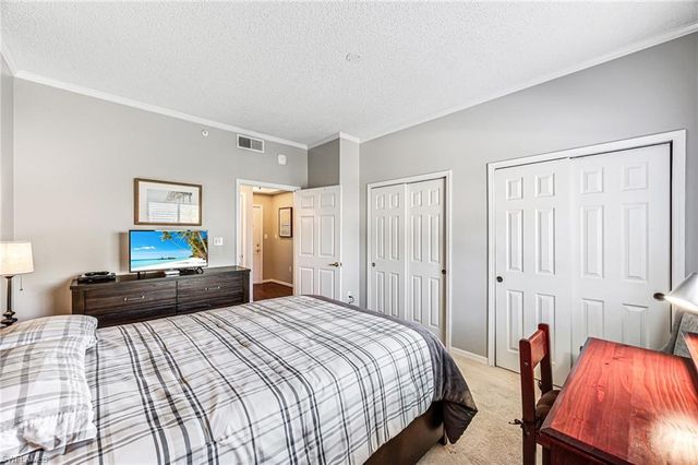 900 Arbor Lake DR 9-101, Naples, FL 34110